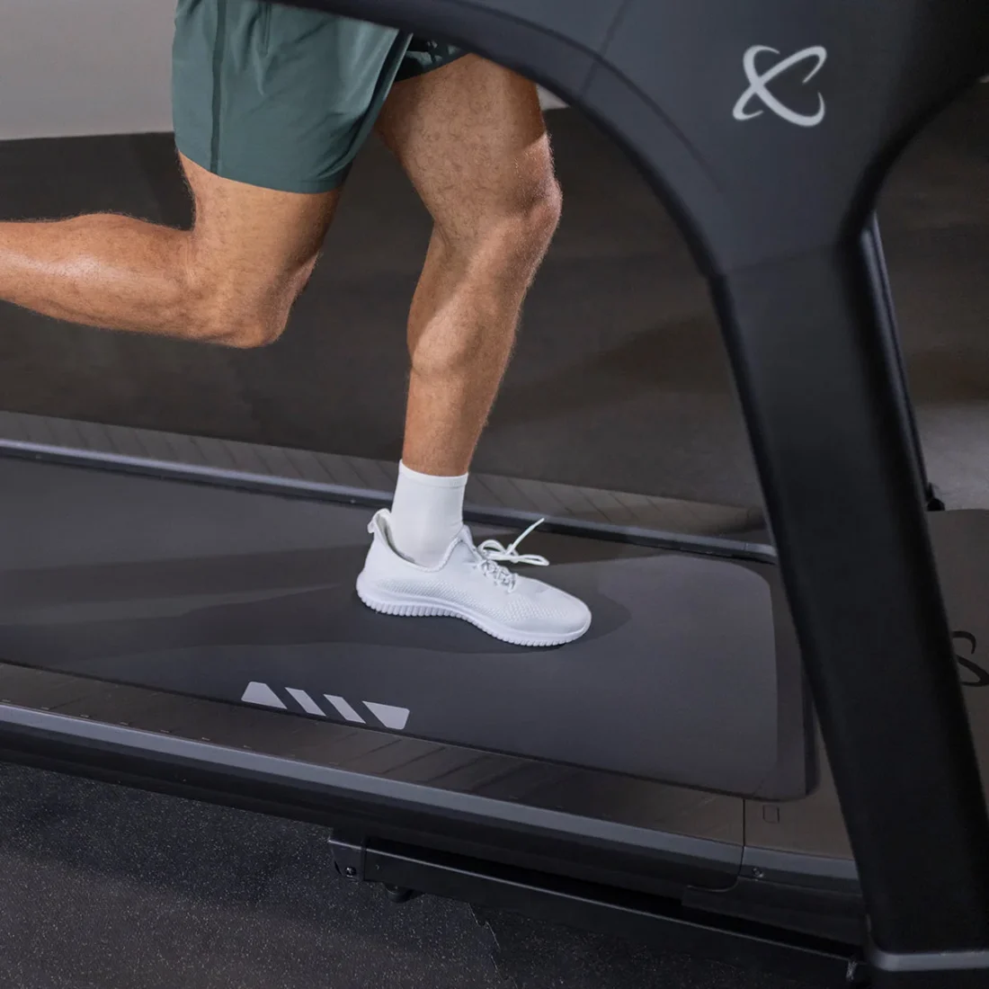 Inspire Series T4s treadmill – 10-inch touchscreen, 3.0 HP brushless motor, 20 by 55 inch deck