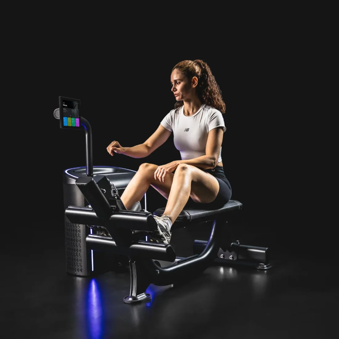 Spirit Fitness CSI-LROW i-Strength Low Row commercial strength equipment, in use, rowing stroke